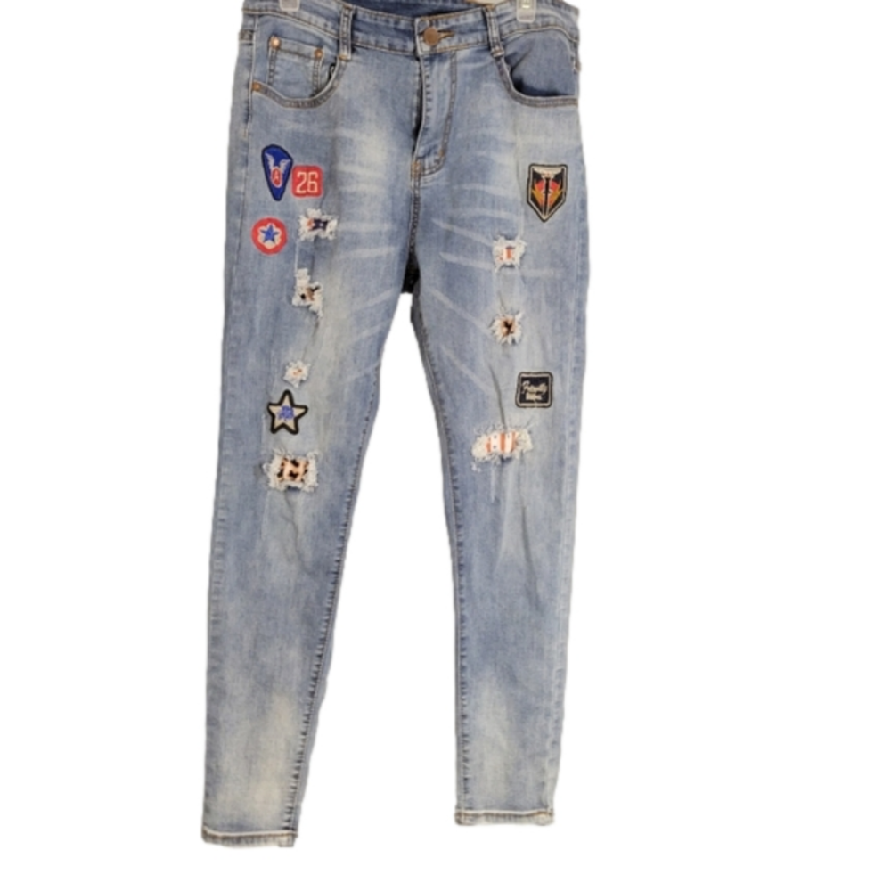 Cute Blue Jeans with Logo Patchwa